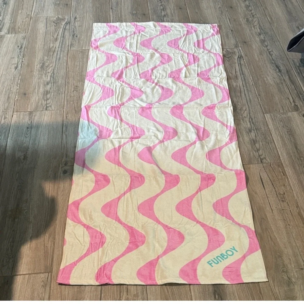 FUNBOY Pink and Cream Wave Towel